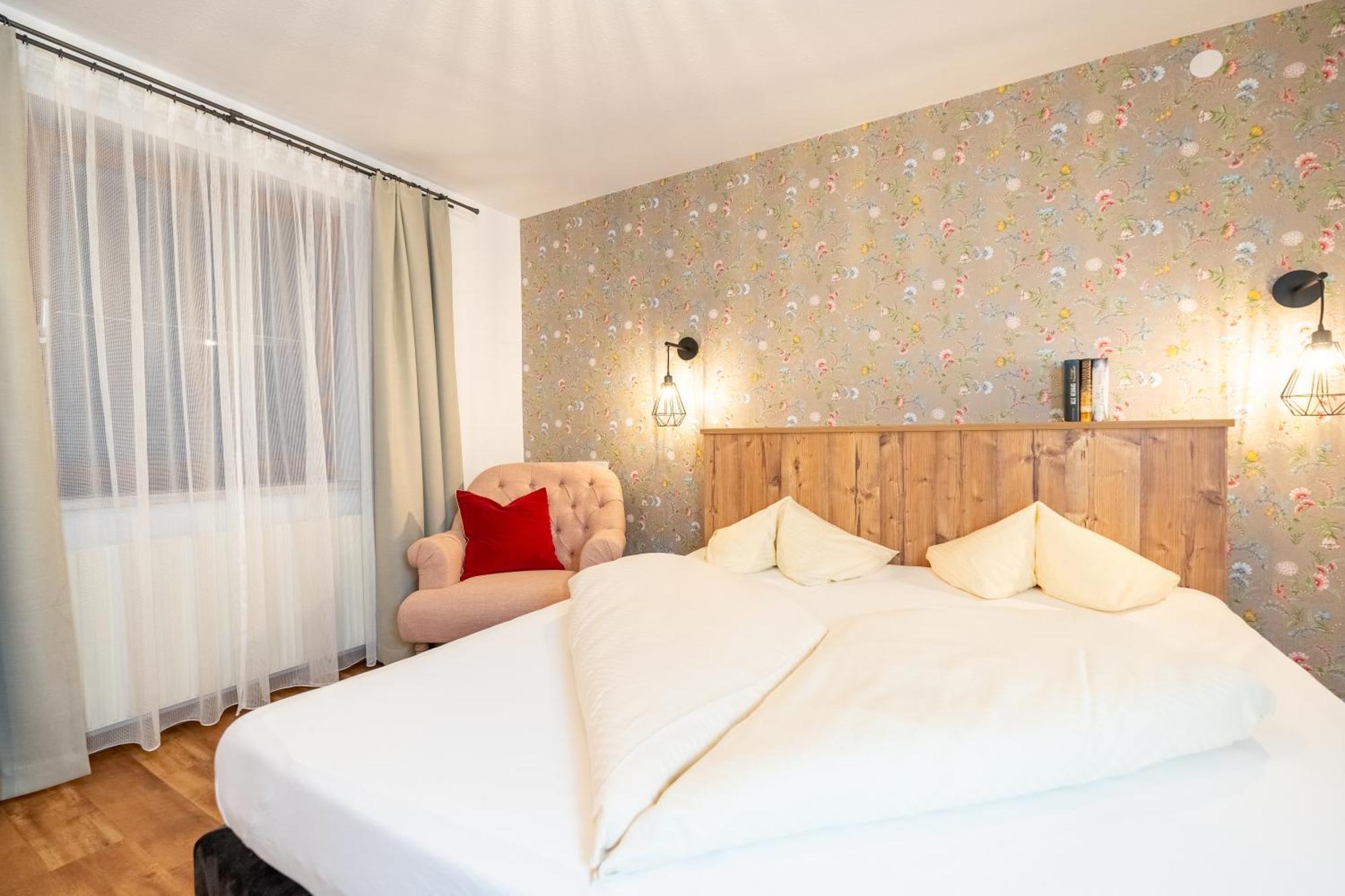 Hotel Krone Tirol 로이테 외부 사진