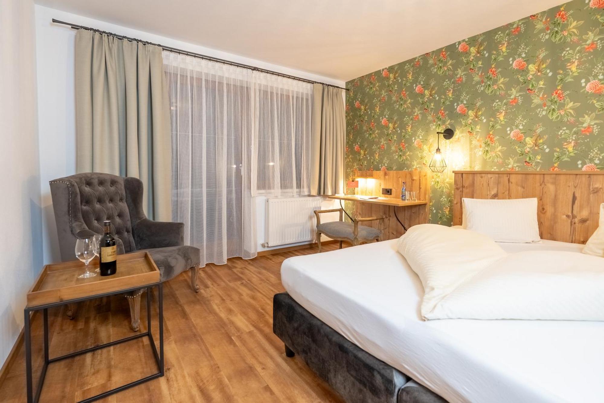Hotel Krone Tirol 로이테 외부 사진
