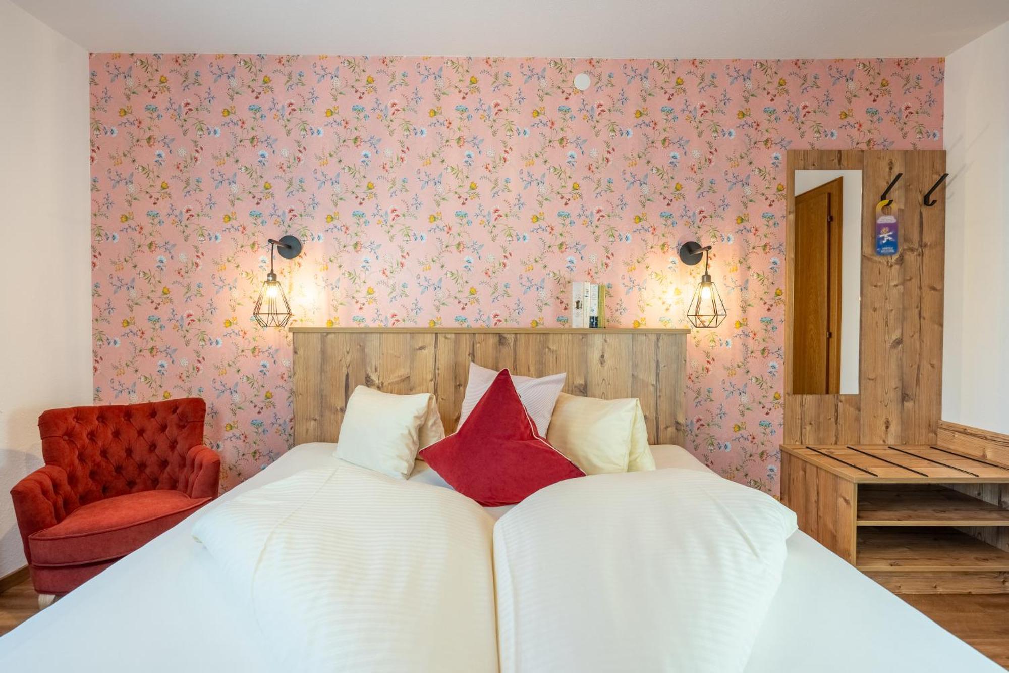 Hotel Krone Tirol 로이테 외부 사진