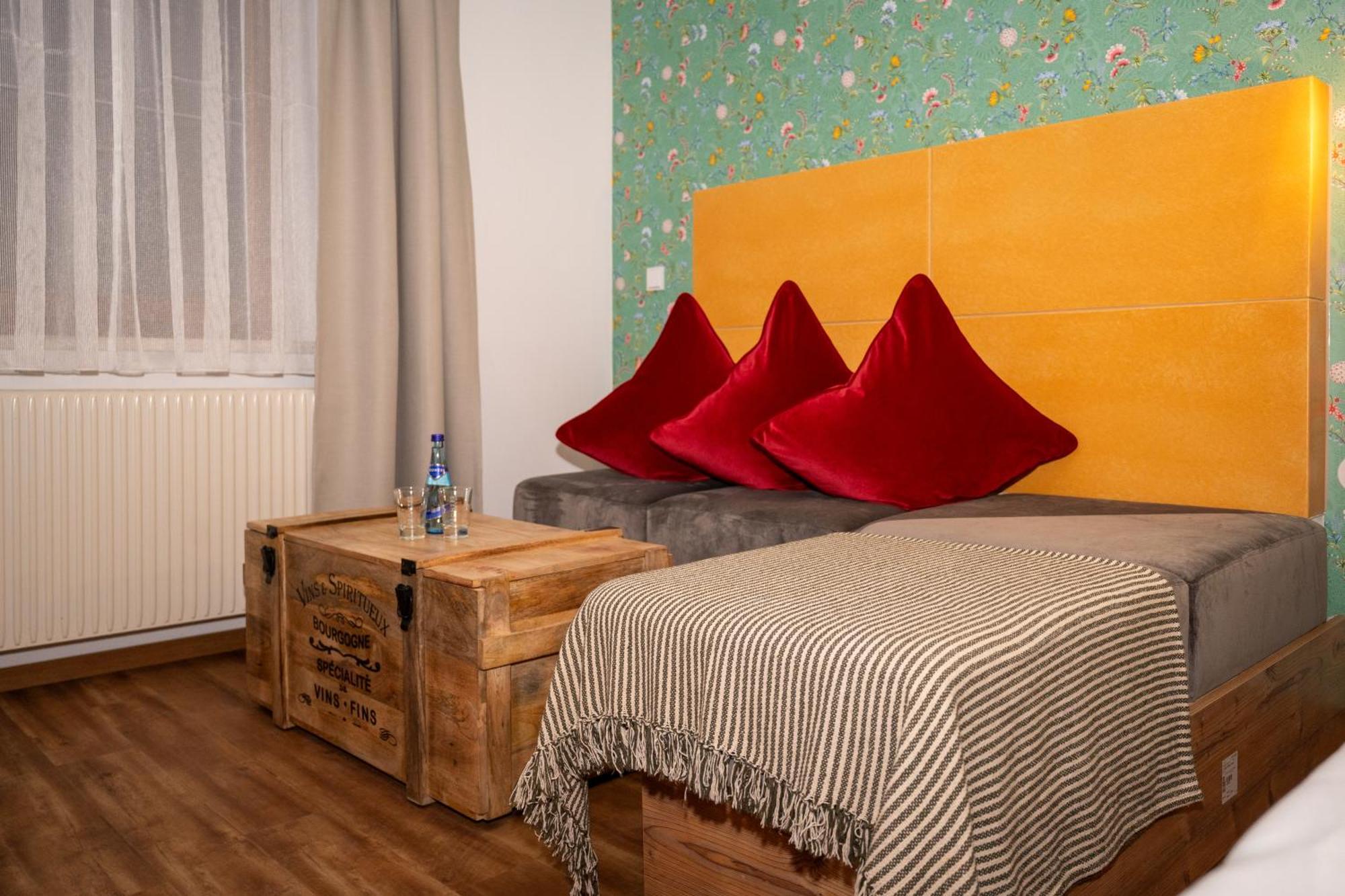 Hotel Krone Tirol 로이테 외부 사진