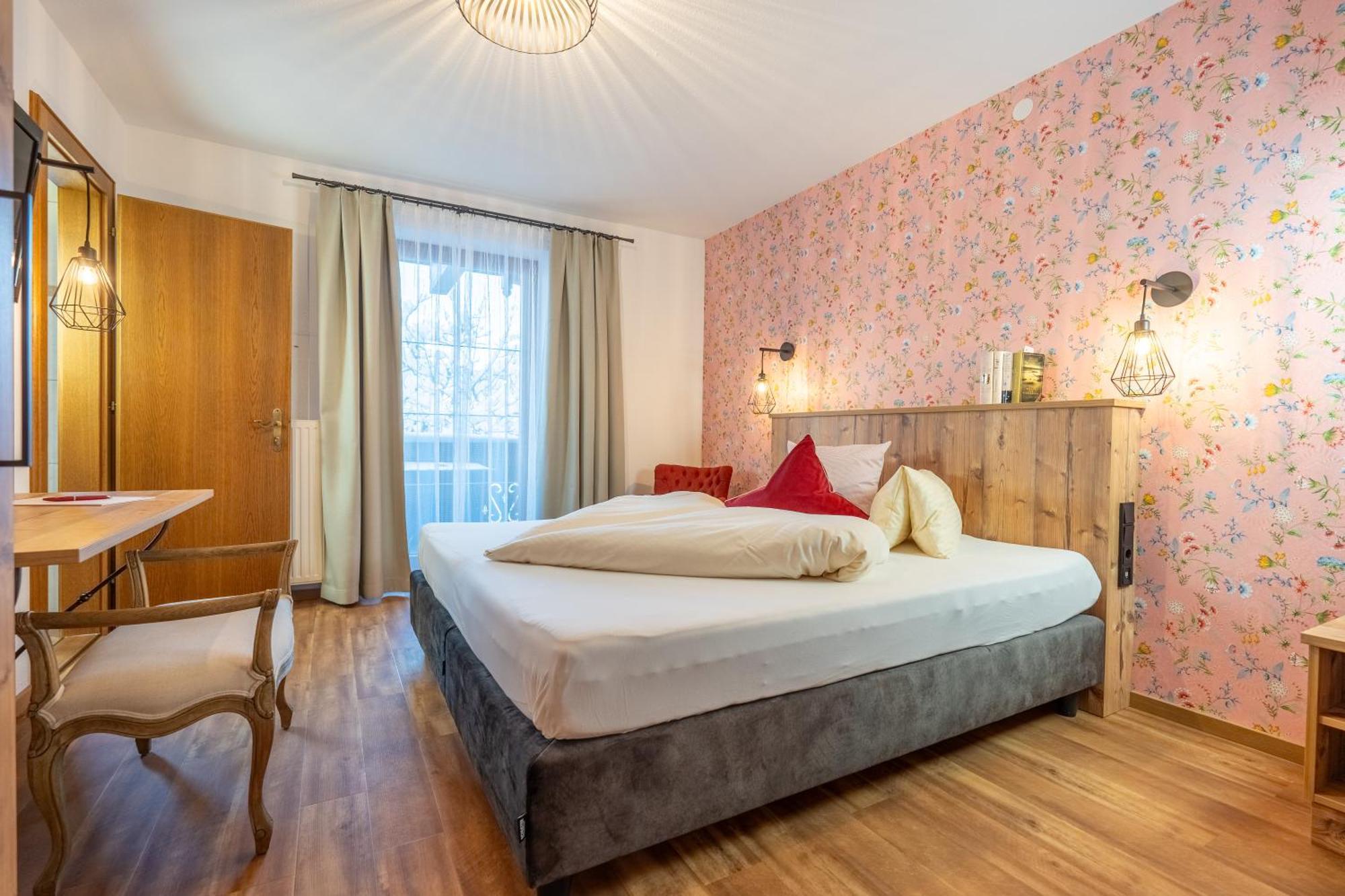 Hotel Krone Tirol 로이테 외부 사진