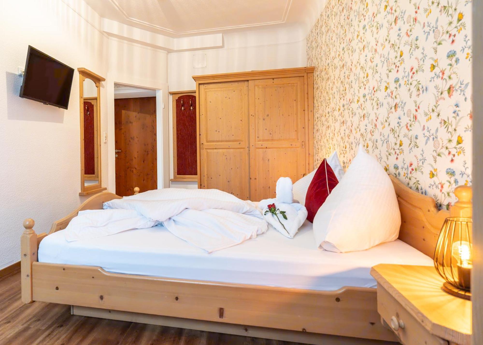 Hotel Krone Tirol 로이테 외부 사진